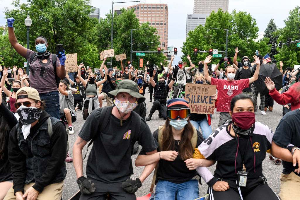 Joining crowds of Denver protesters brings risk of COVID-19
exposure. Here’s how to protect yourself — and when to get
tested. 1