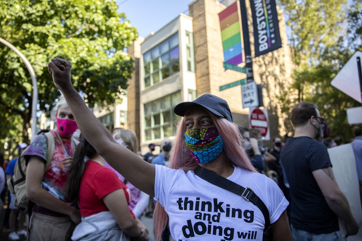 Hundreds gather in Boystown to protest police brutality and
trans violence 1 Hundreds gather in Boystown to protest police brutality and
trans violence 1