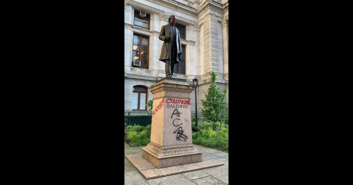 Clueless Protesters Demonstrate Horrible Grasp on History by
Defacing Statue of Abolitionist 1