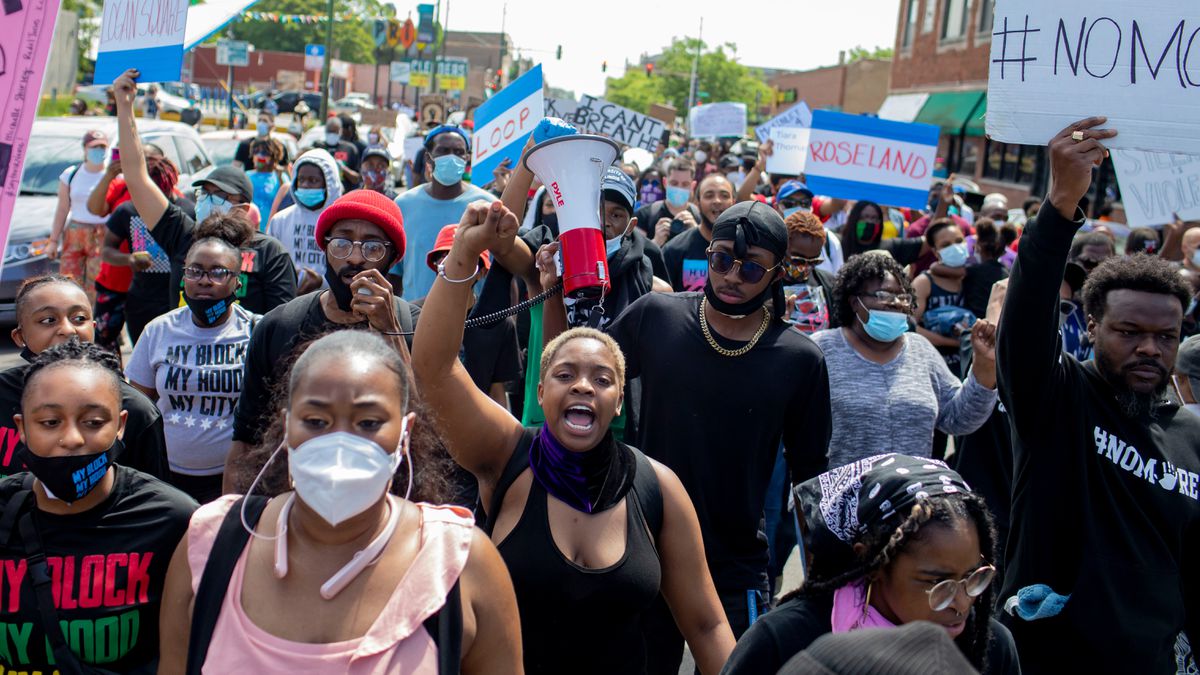George Floyd response: As protests continue, debate grows
over police reforms. License cops like barbers and nurses? 1 George Floyd response: As protests continue, debate grows
over police reforms. License cops like barbers and nurses? 1