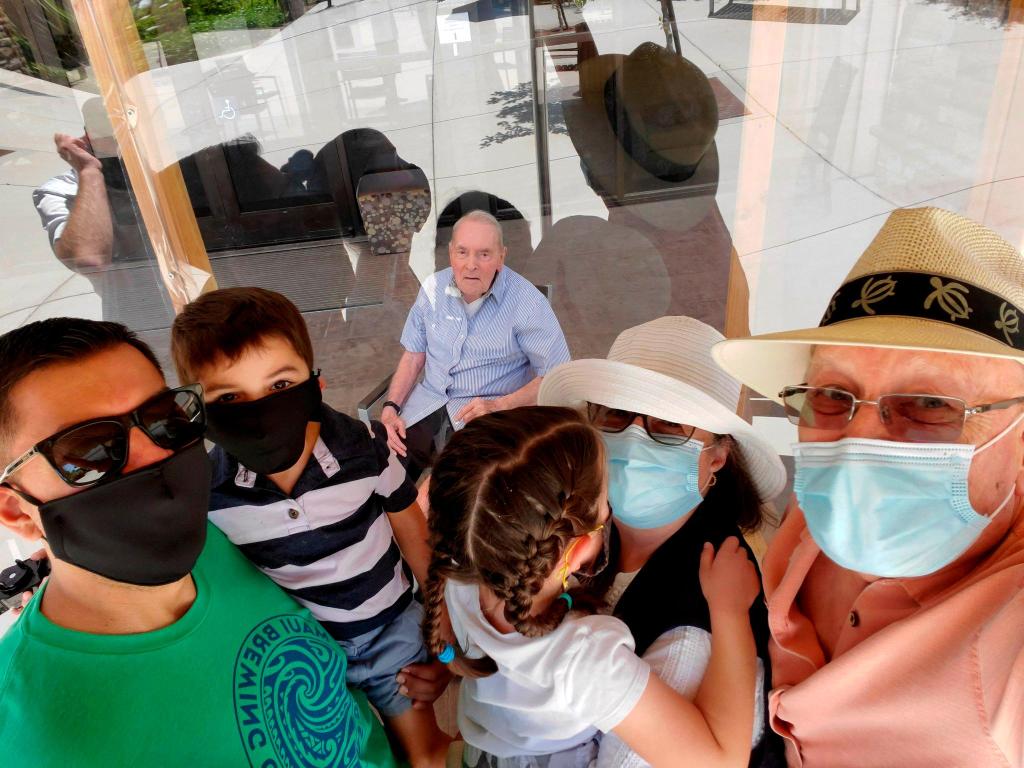 Because of the coronavirus, dads mark Father’s Day from a
distance 1