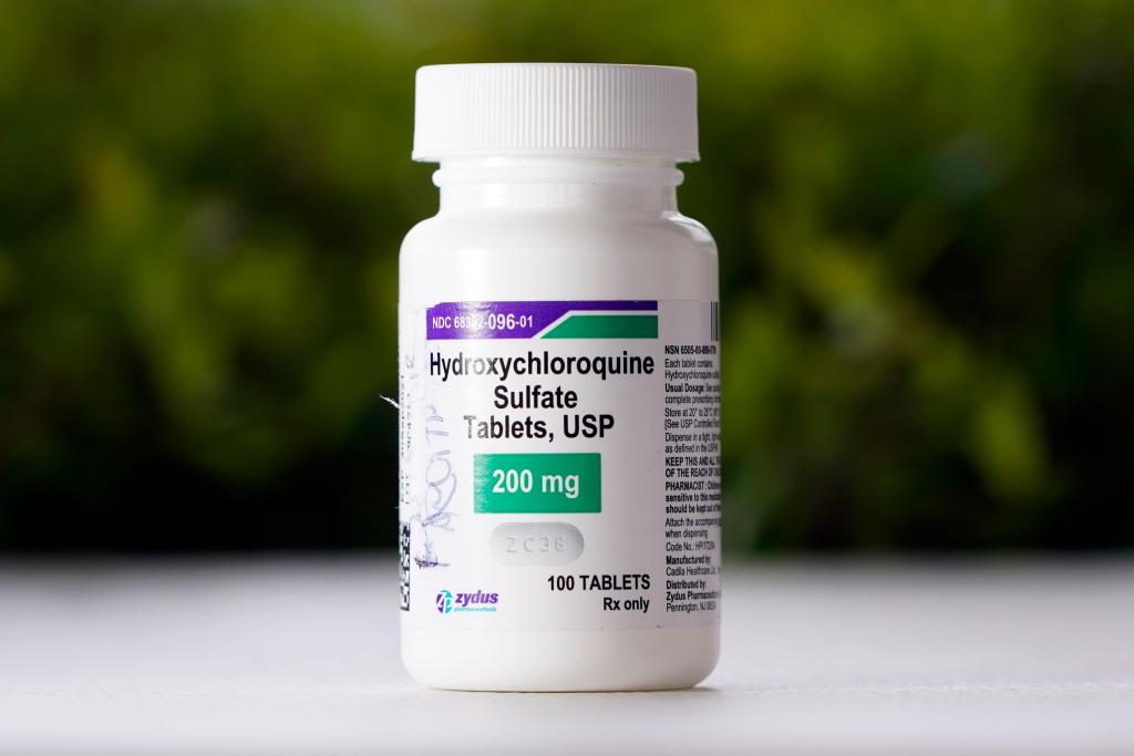 U.S. revokes emergency use of malaria drugs vs.
coronavirus 1