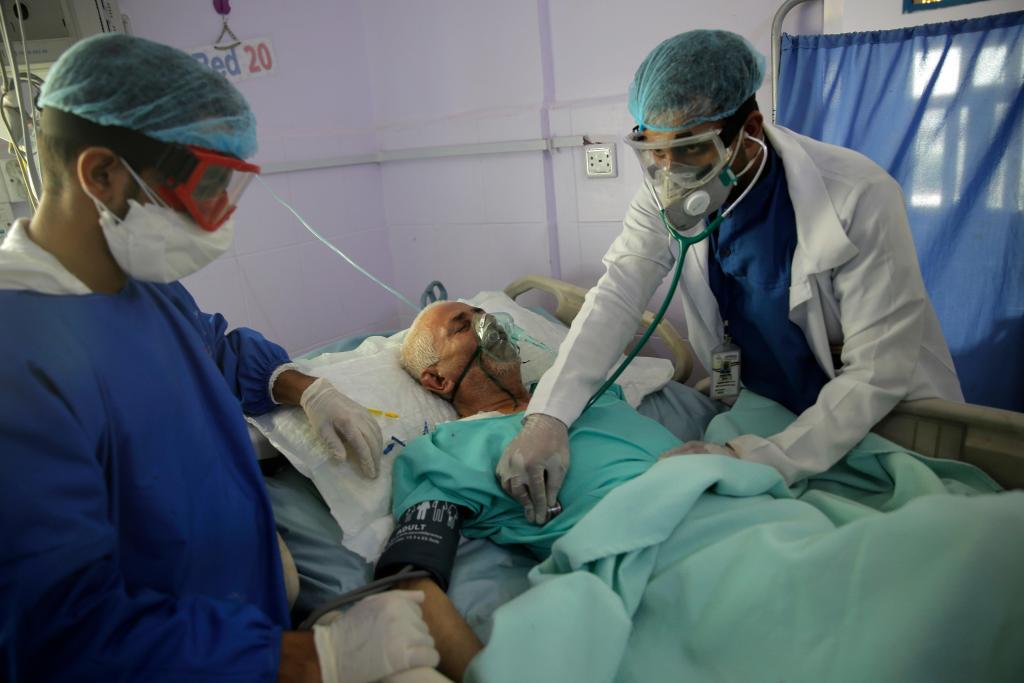 First drug proves able to improve survival from COVID-19,
researchers say 1