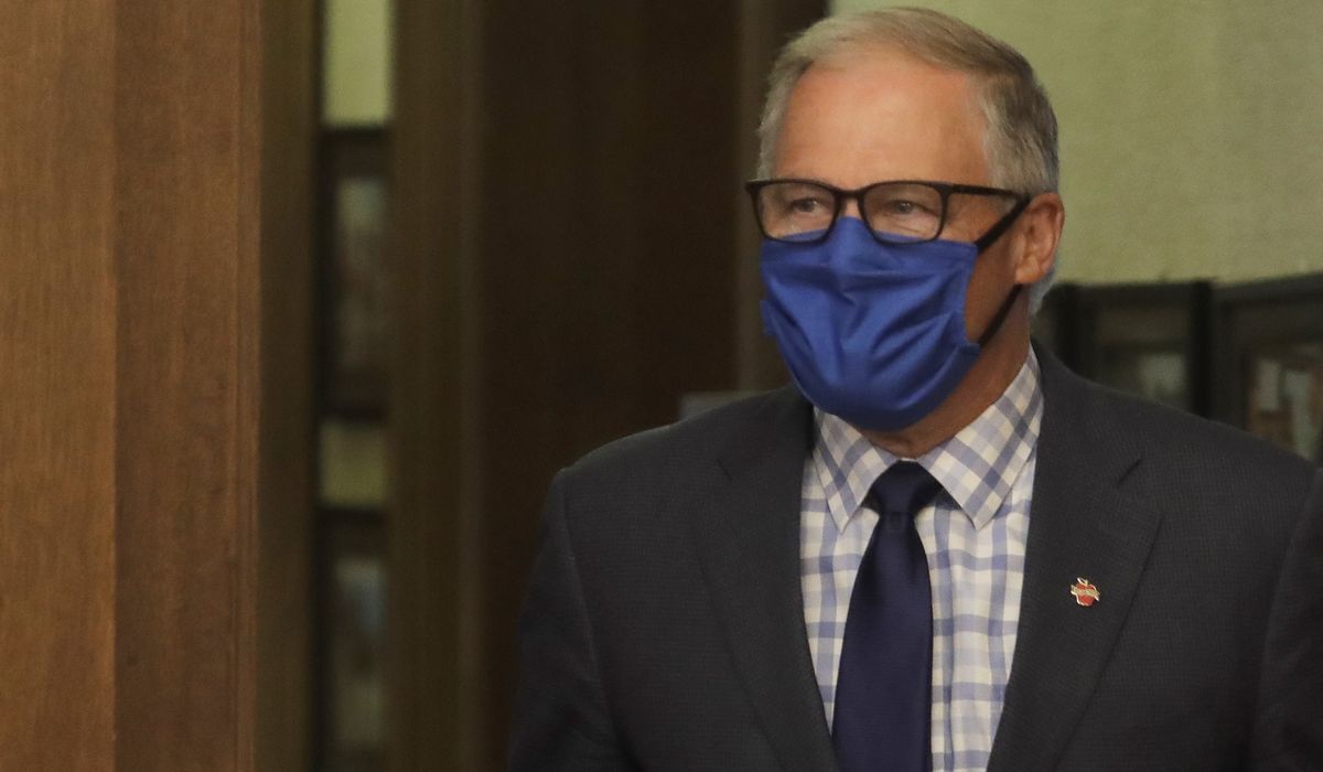 Jay Inslee, Washington governor, heckled off stage during
coronavirus speech 1