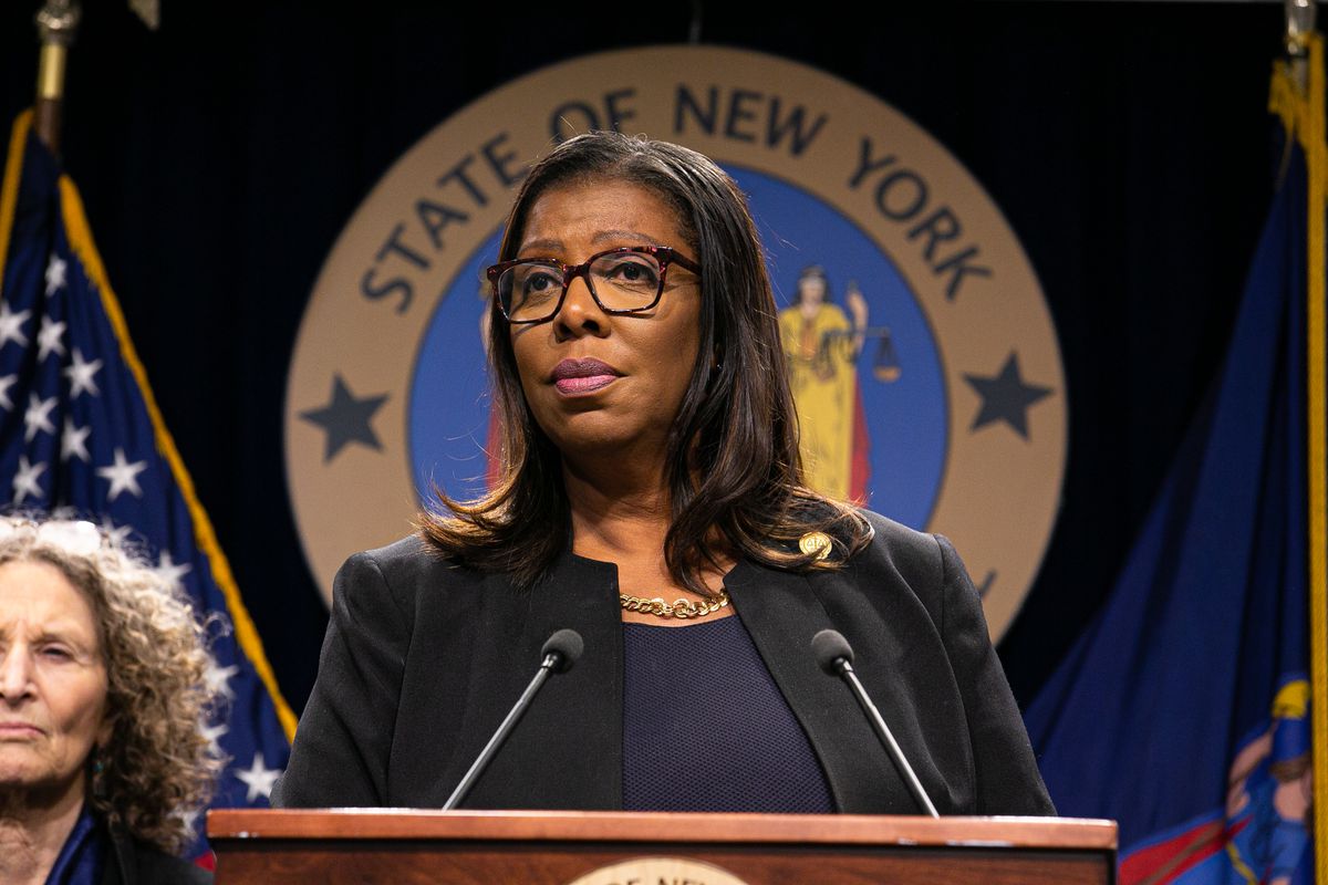NYC protesters recount clashes with NYPD during public
hearings with N.Y. Attorney General James 1