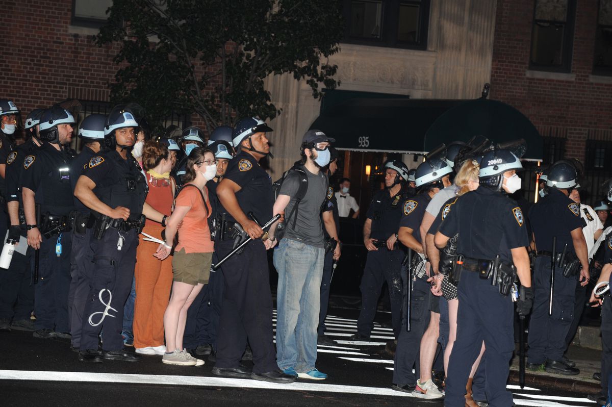 NYC Law Department probing whether NYPD broke law by
questioning protesters on political activities 1