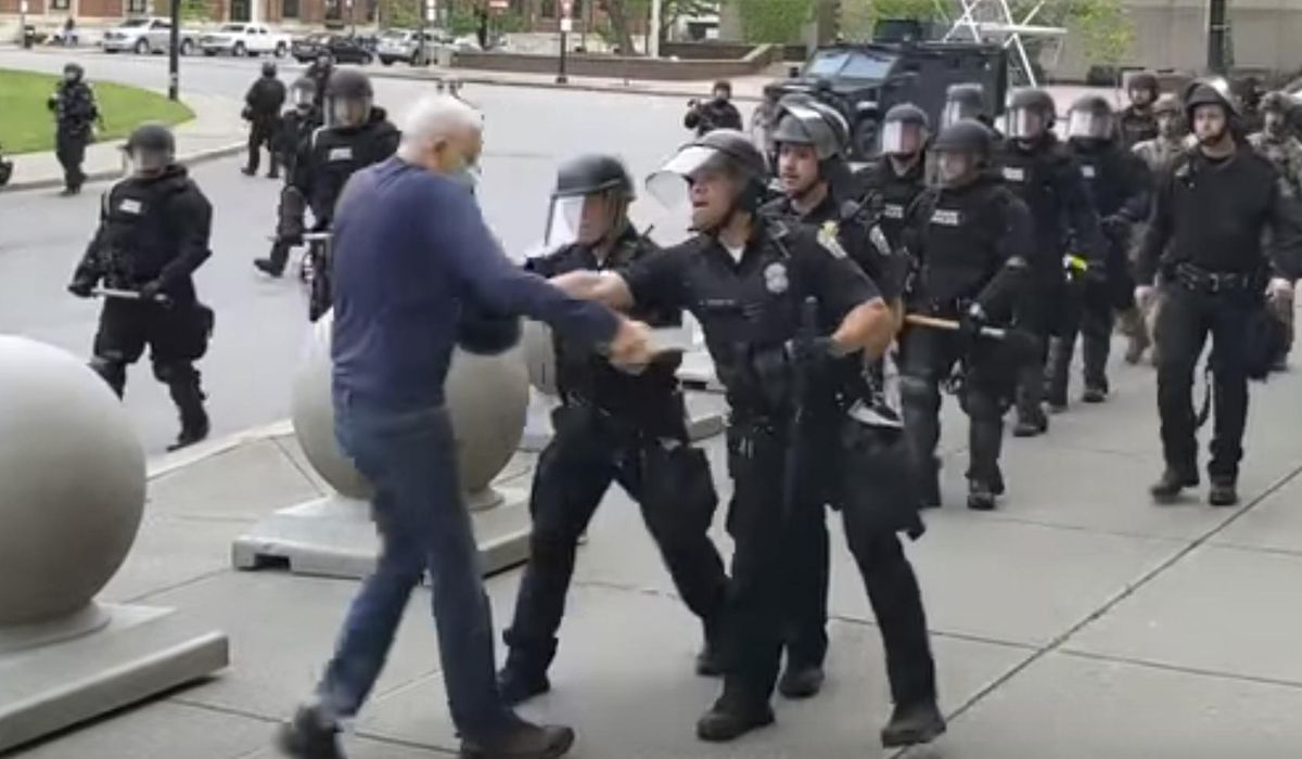 Buffalo adopts policing changes after protester is
hurt 1