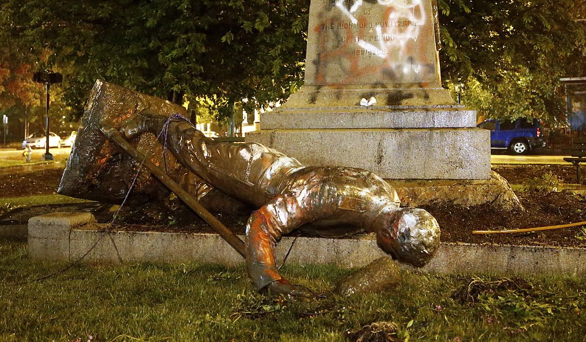 Protesters in Richmond tear down another Confederate
statue 1