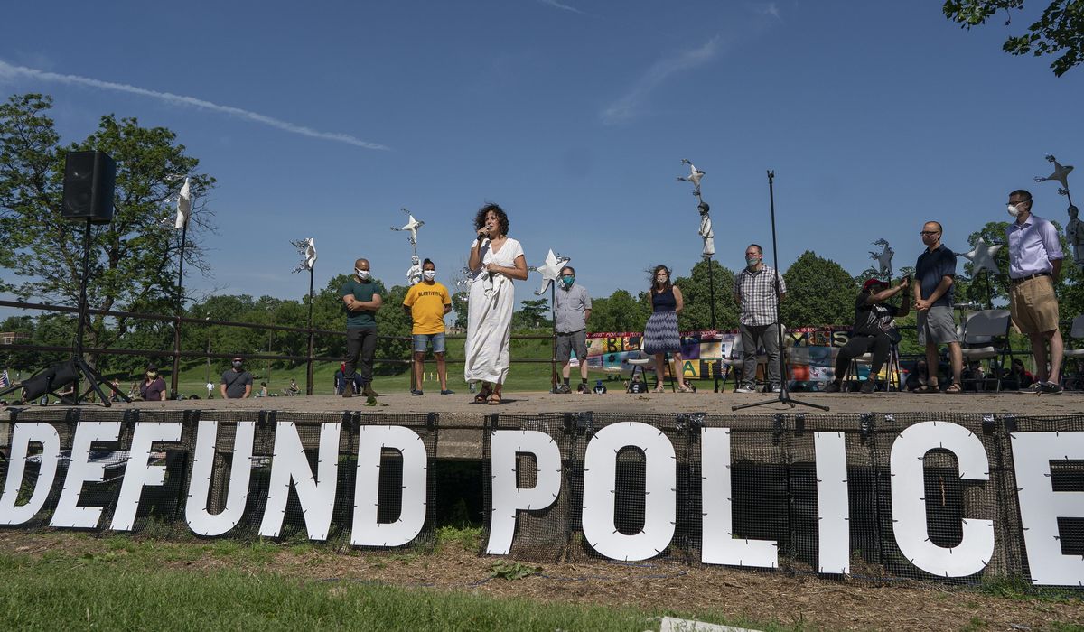 Minneapolis officers quit in wake of George Floyd
protests 1