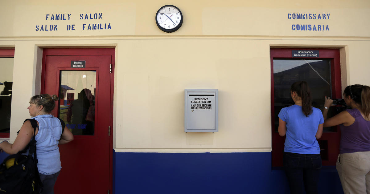 ICE reports first coronavirus cases among detained migrant
families 1