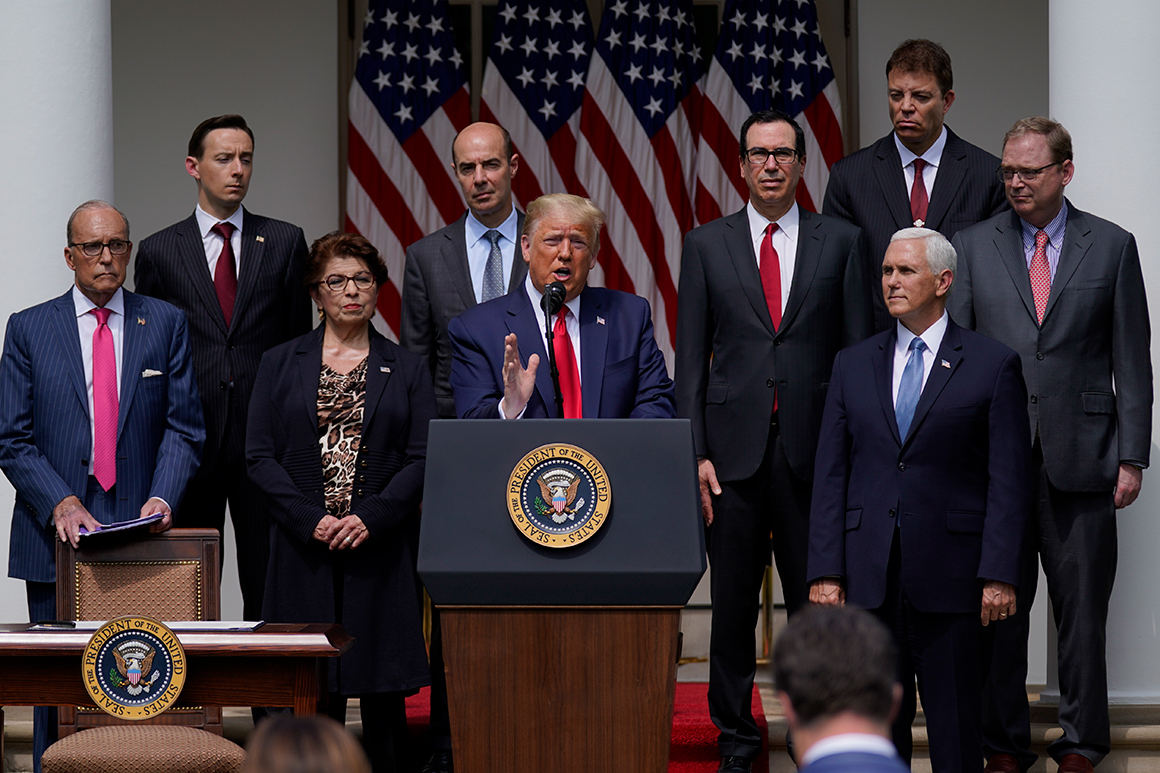 Top White House economist set to depart amid coronavirus
recession 1