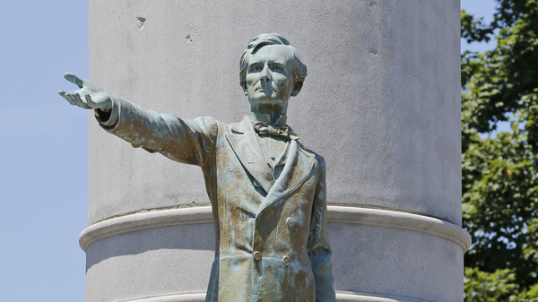 Protesters Topple Jefferson Davis Statue In Richmond,
Va. 1