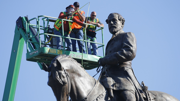 Protests Are Bringing Down Confederate Monuments Around The
South 1