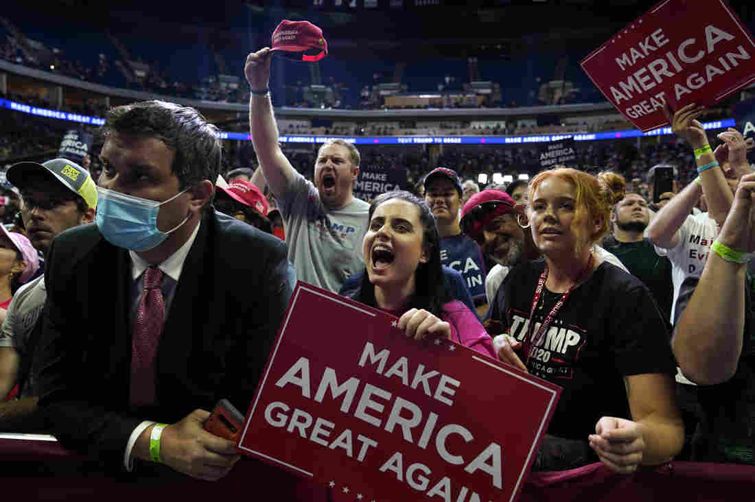 Trump Crowd Size Underwhelms, Campaign Blames
Protesters 1