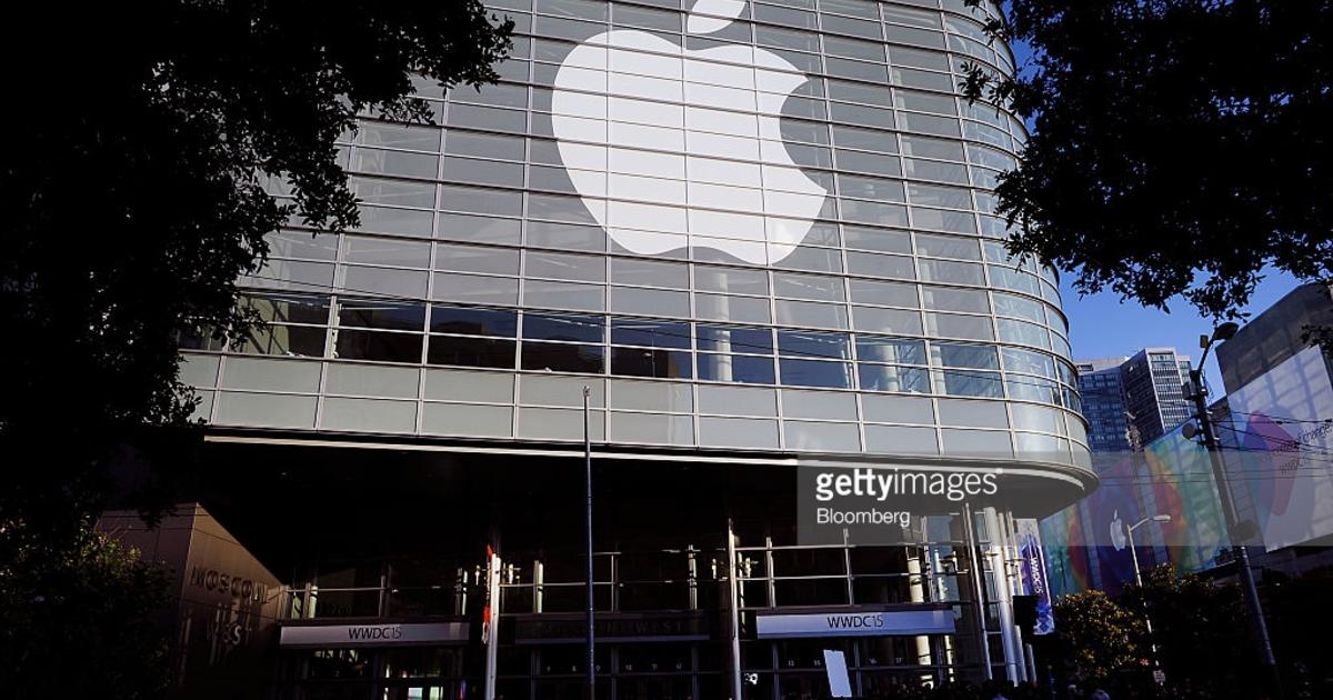 Apple closes stores in 4 states as coronavirus cases
jump 1