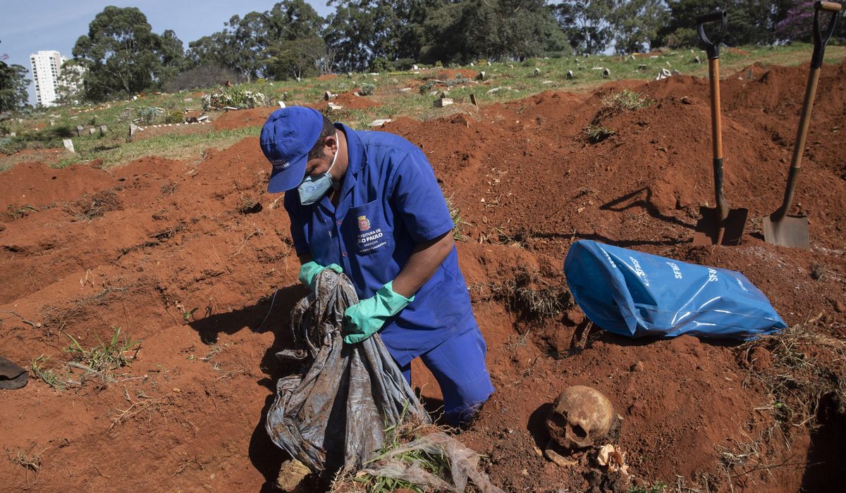 Sao Paulo cemeteries to dig up graves for coronavirus
space 1