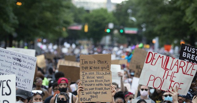 Atlanta Teenager Raises $160,000 for Black-Owned Businesses
Hurt During Protests 1