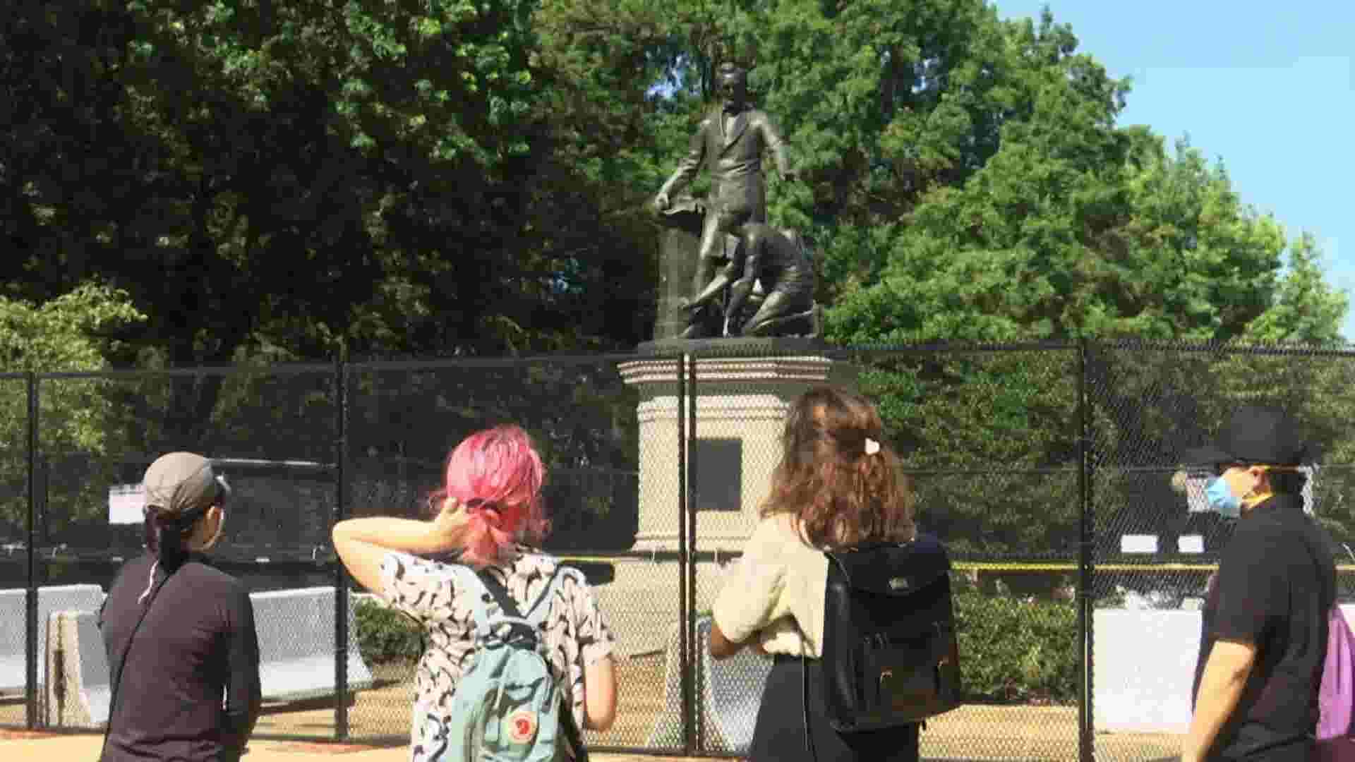 DC protesters criticize Emancipation Memorial 1