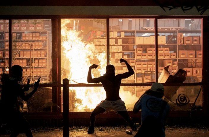 "Internal Uprising" Within LA Times Newsroom Over Racial
Inequality, Coverage Of BLM Protests 1