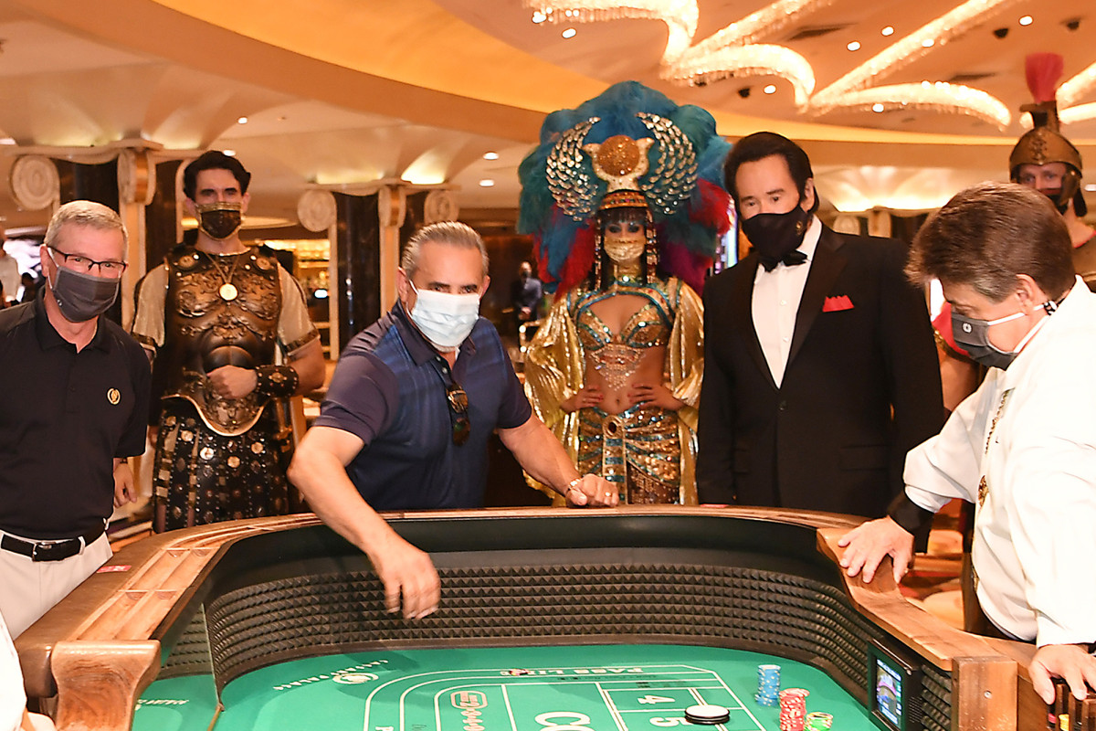 Las Vegas casinos could ditch cash amid coronavirus
fears 1