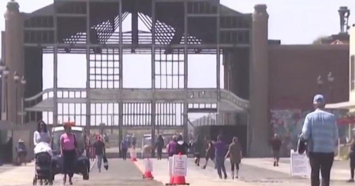As Americans look for relief from quarantine, experts warn
COVID-19 transmission is still possible 1