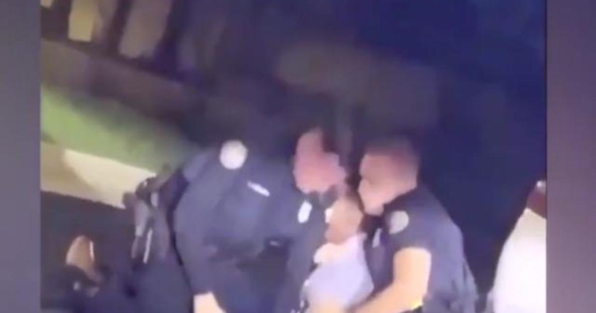 Atlanta police shooting of Rayshard Brooks sparks second
night of protests 1