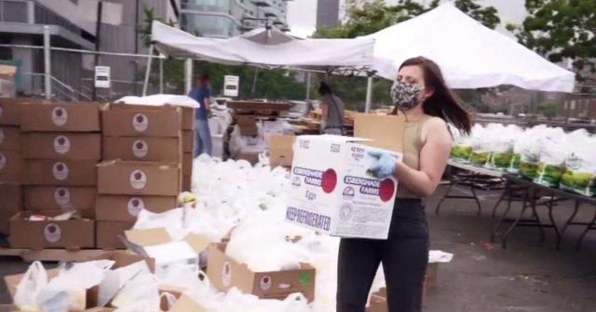 New York family creates mutual aid network to help hundreds
of neighbors through COVID-19 crisis 1