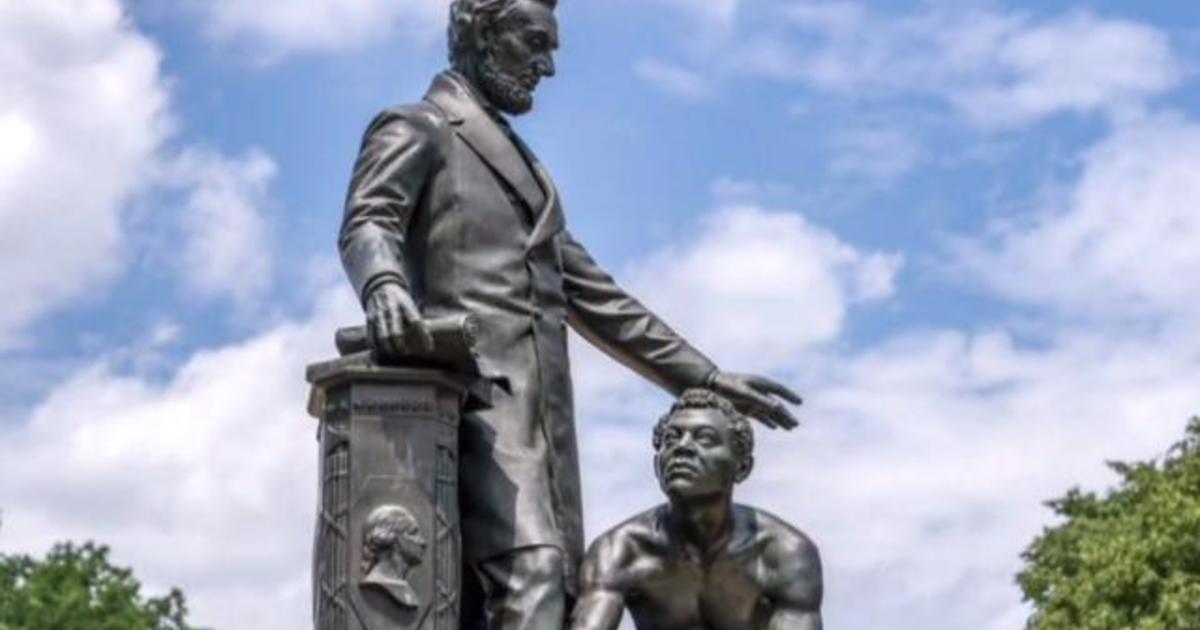 Protesters demand removal of controversial Lincoln statue in
D.C. 1