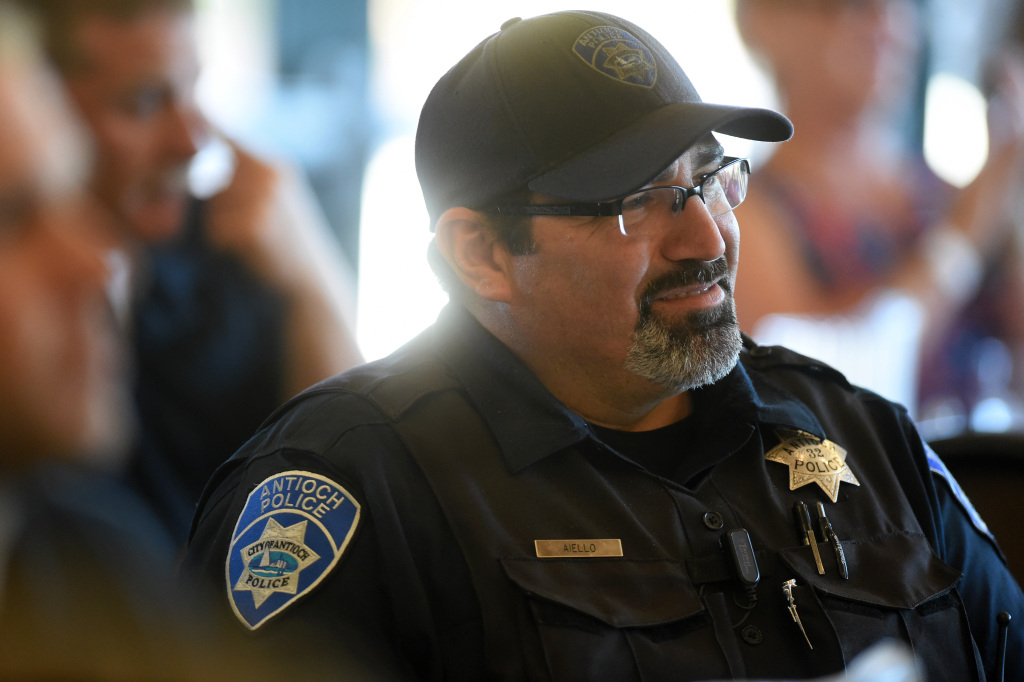 Police justified in slapping protestors who flip off the
cops, Bay Area police union president says; group plans
protest 1