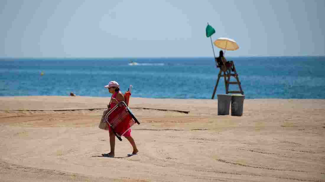 EU Could Bar U.S. Travelers Due To Ongoing Rise In COVID-19
Cases 1