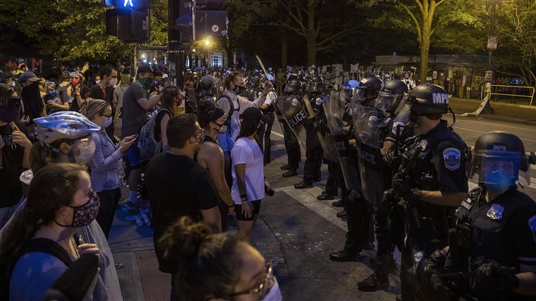 Protesters in D.C's Lafayette Square try to topple Andrew
Jackson statue 1