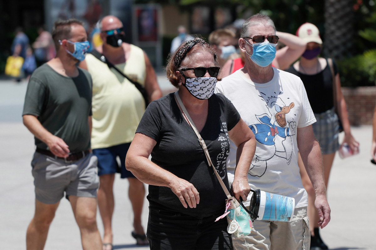 Coronavirus cases in the US reach a single-day high 1