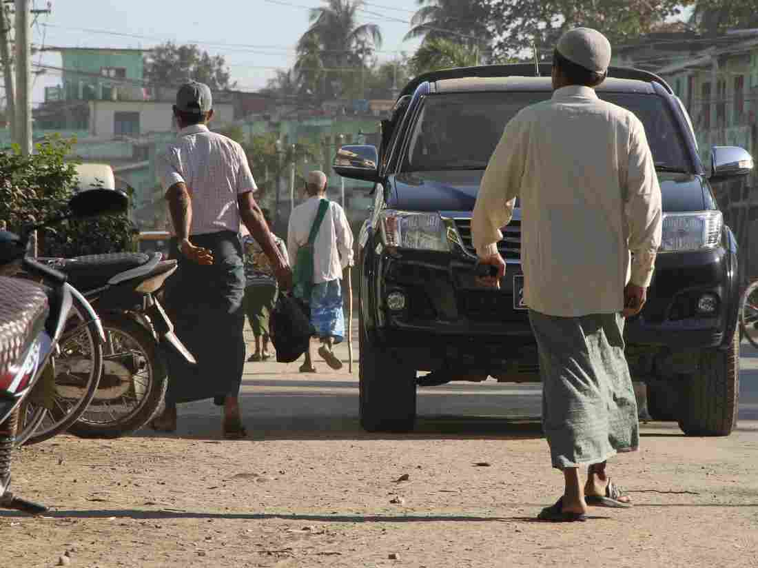 Parts Of Myanmar Unaware Of COVID-19 Due To Internet Ban,
Rights Advocates Say 1