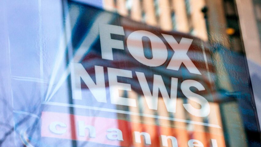 Fox News removes altered photos of Seattle protest
zone 1