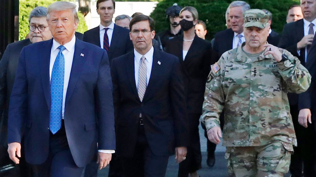 Top general apologizes for appearing in photo-op with Trump
after forceful removal of protesters 1