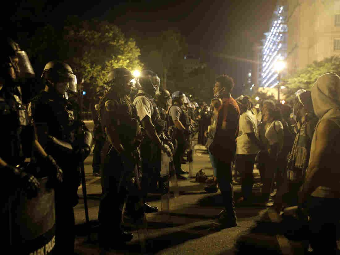Jackson Statue Near White House Still Standing After
Protesters Fail To Topple It 1