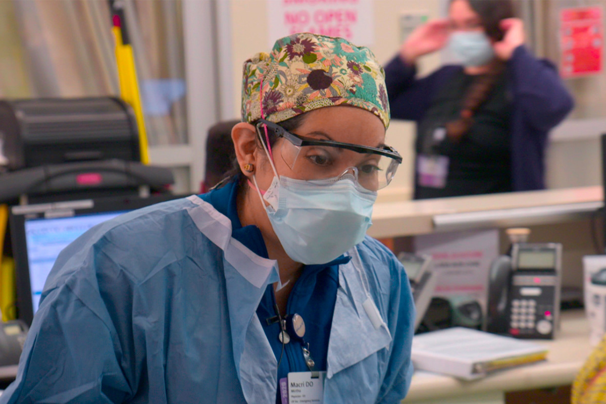 Netflix’s ‘Lenox Hill’ Will Tackle the Coronavirus Crisis in
Special Episode 1