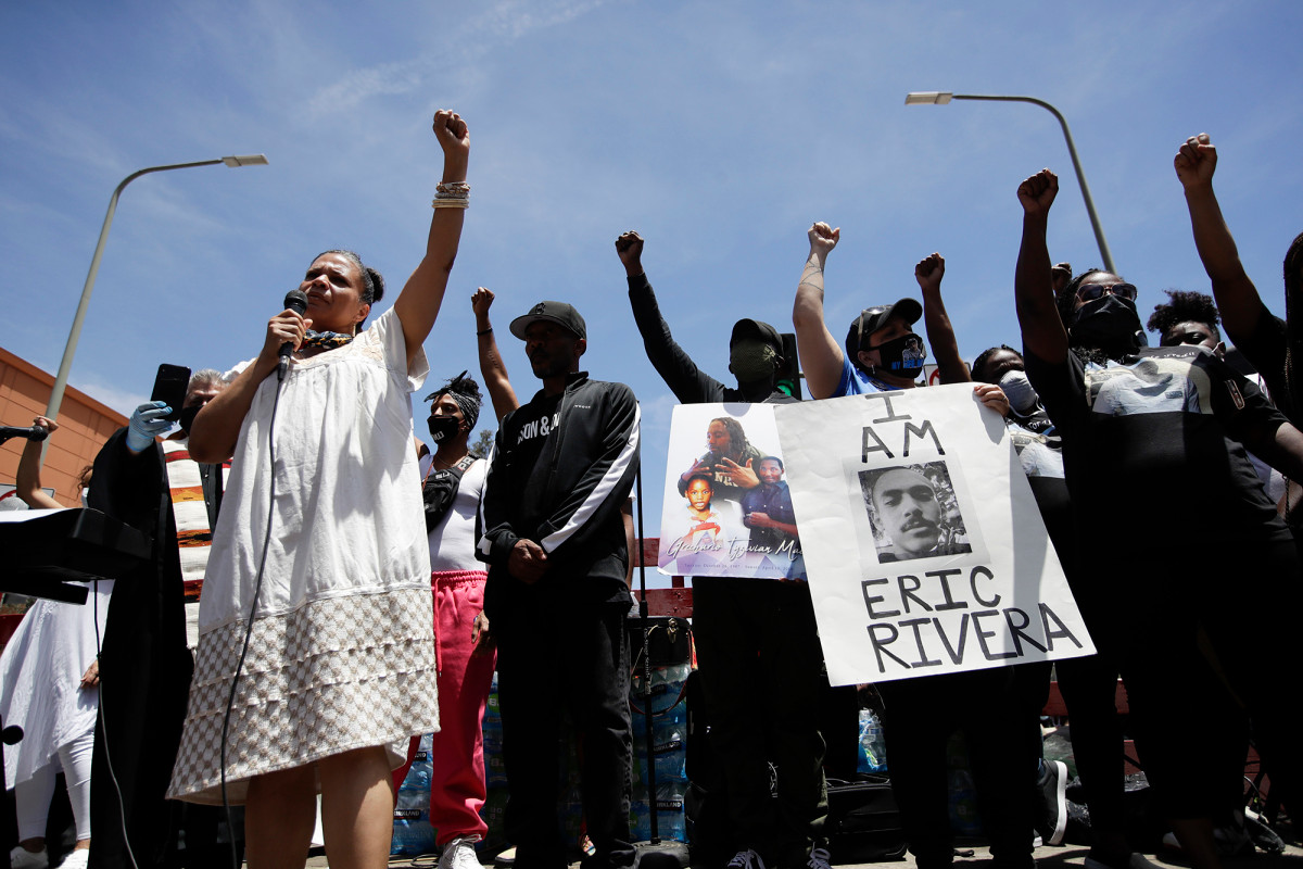 Thousands of LA protesters busted for breaking curfew won’t
be charged 1