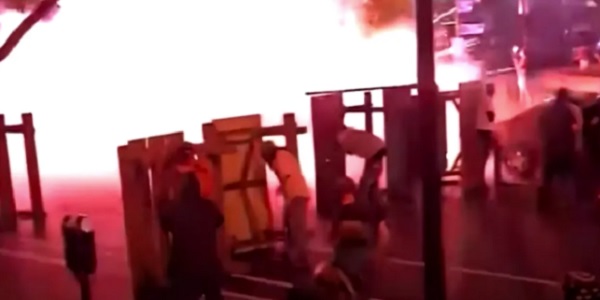 House Democrats block resolution condemning rioting and
looting 1