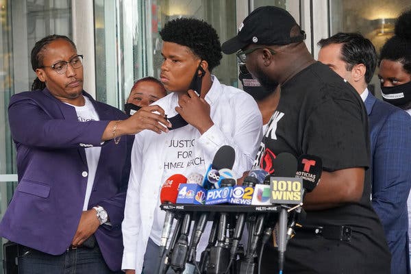 N.Y.C. Protests: Teenager’s Injuries Under
Investigation 1