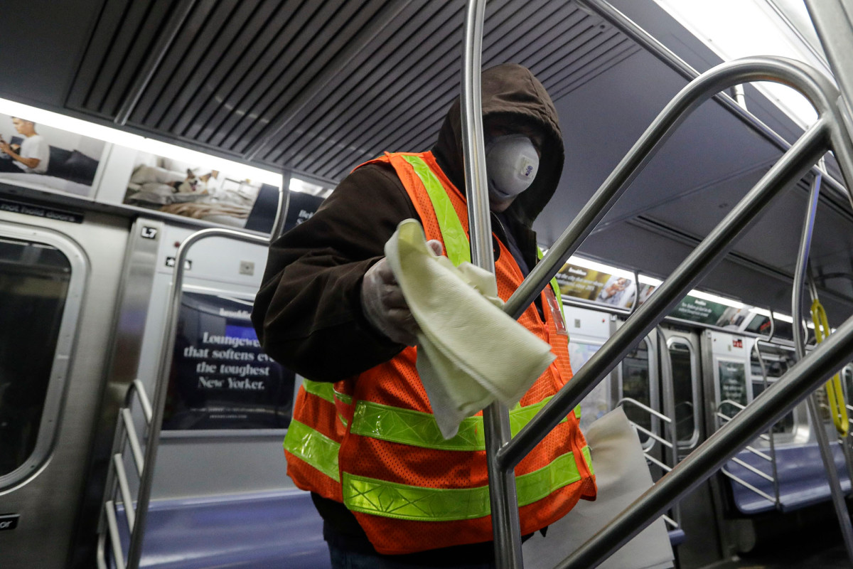 Union boss rips MTA’s coronavirus response, costly
consultants 1
