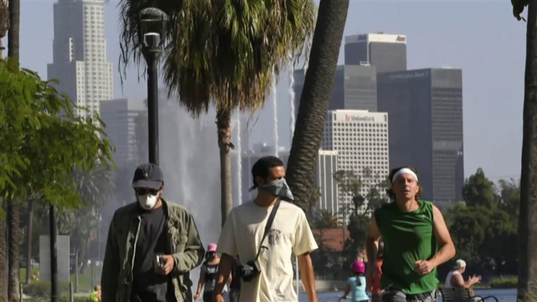 Masks don't hurt lung function or cause CO2 buildup 1