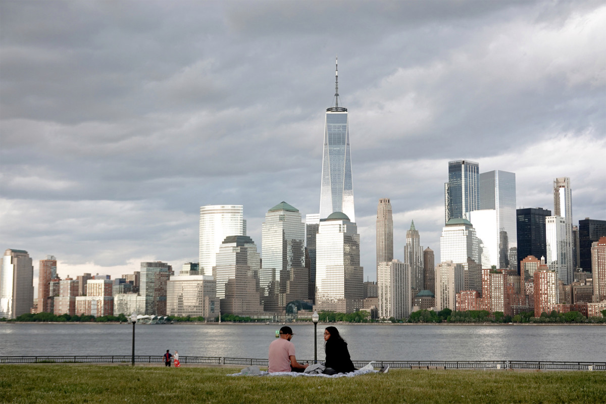 NYC freezes rents for all regulated units in response to
coronavirus 1