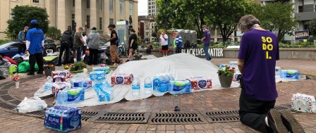 Police Arrest Black Lives Matter Protester for Murder after
Louisville Shooting 1
