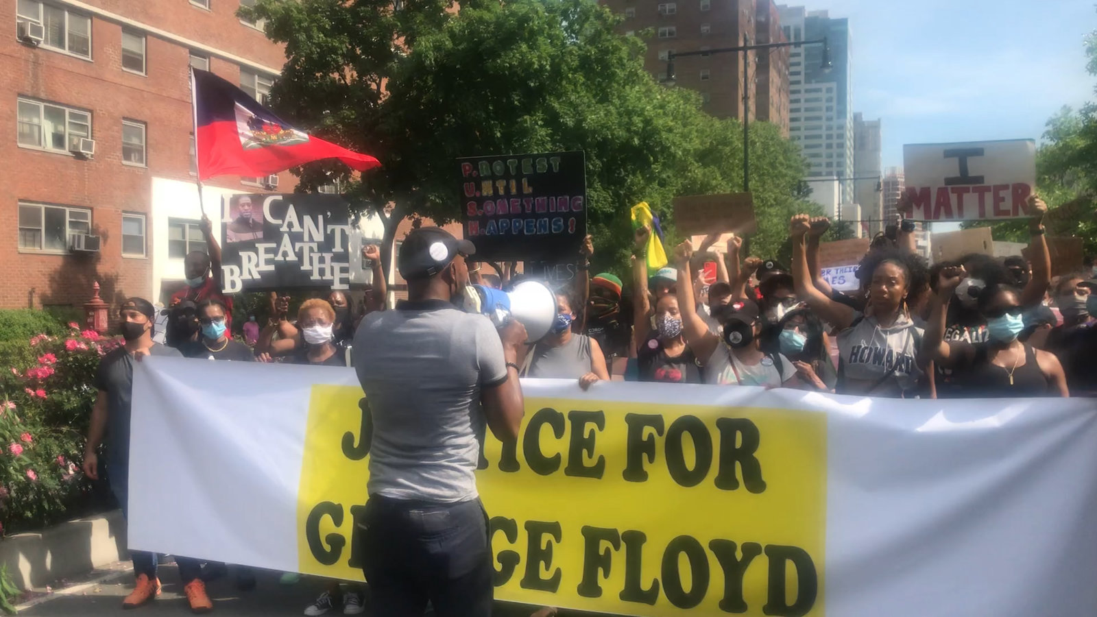 The New York Protests Don’t Have One Leader. They Have
Many. 1