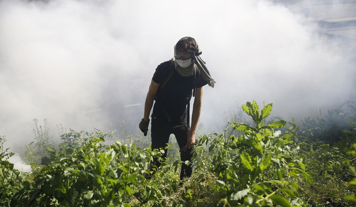 Philly police head decries tear gas usage against
protesters 1