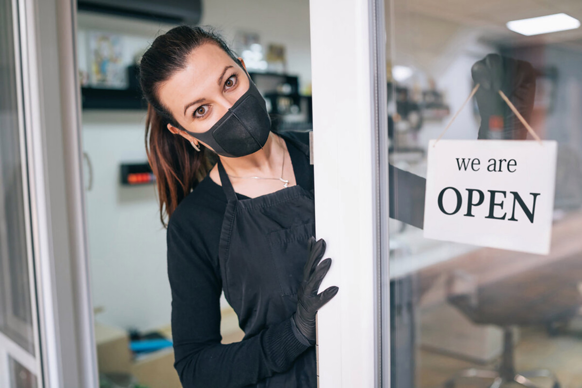 Is it safe to go to a salon amid the coronavirus? Here’s
what you need to know 1