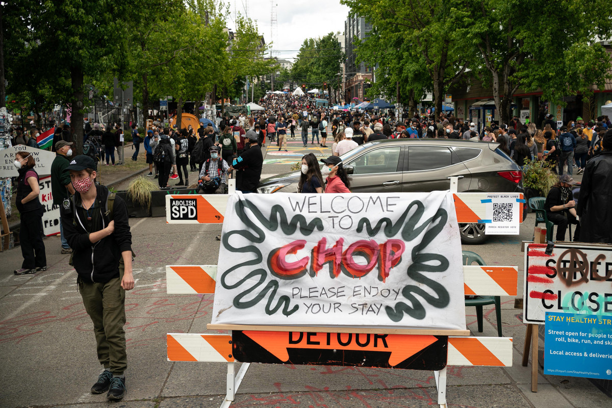 Seattle demonstrators can’t decide on name for their
cop-free protest space 1