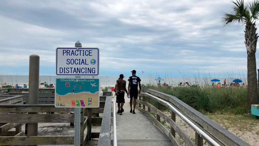 17+ students test positive for COVID-19 after beach
trip 1