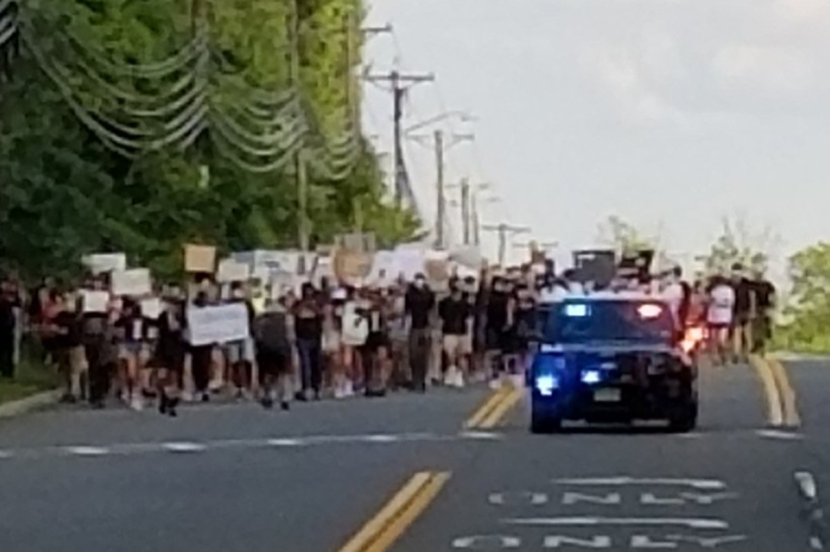 3 injured after deer runs into protesters during march in
New Jersey 1